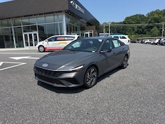 2025 Hyundai Elantra SEL Sport Sedan