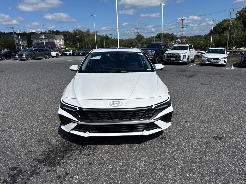 New 2025 Hyundai Elantra Hybrid Limited Sedan