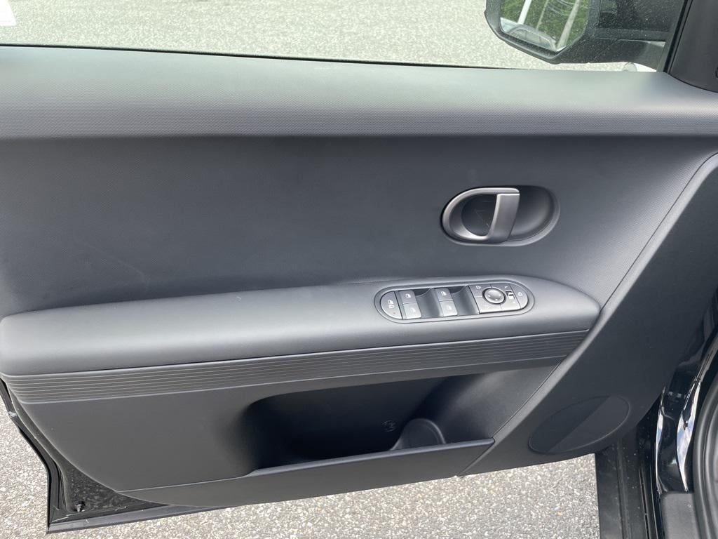 2025 Hyundai IONIQ 5 SEL - Photo 8