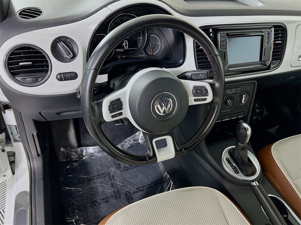 2017 Volkswagen Beetle 1.8T Classic photo 3