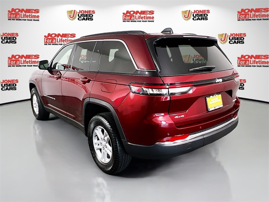 2025 Jeep Grand Cherokee Laredo photo 2