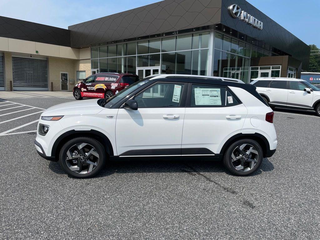 New 2026 Hyundai Venue SEL w/Two-Tone Roof SUV