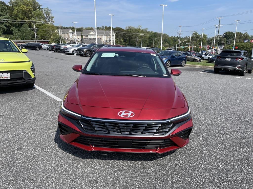 New 2025 Hyundai Elantra Hybrid Limited Sedan