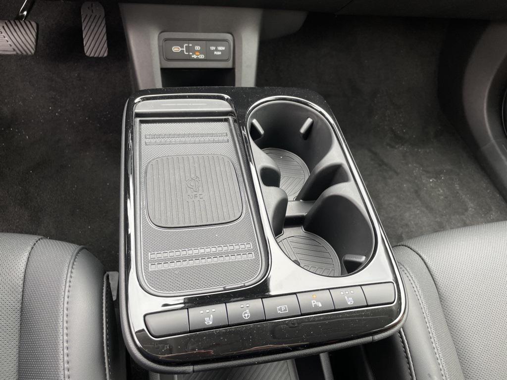 2025 Hyundai IONIQ 5 SEL - Photo 13