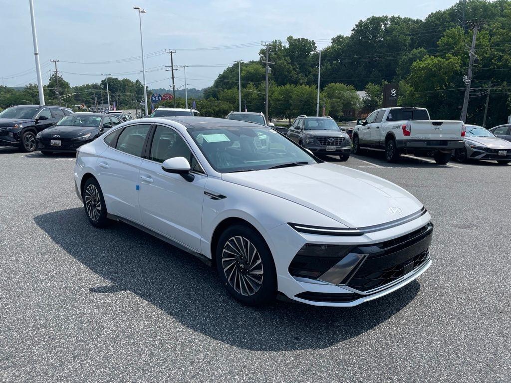 New 2026 Hyundai Sonata Hybrid SEL Sedan