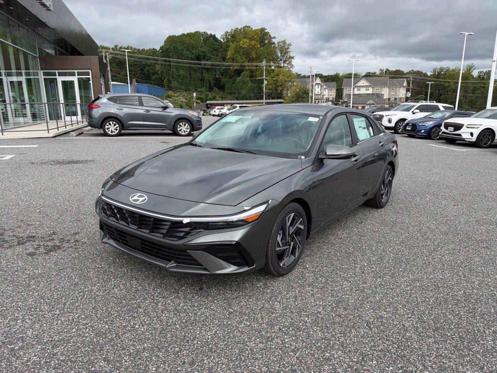 New 2026 Hyundai Elantra Limited Sedan
