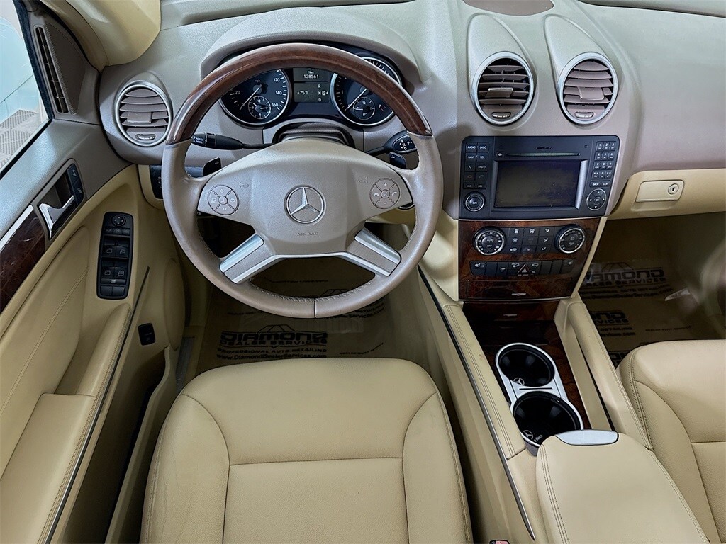 2011 Mercedes Benz ML 350 4MATIC photo 2