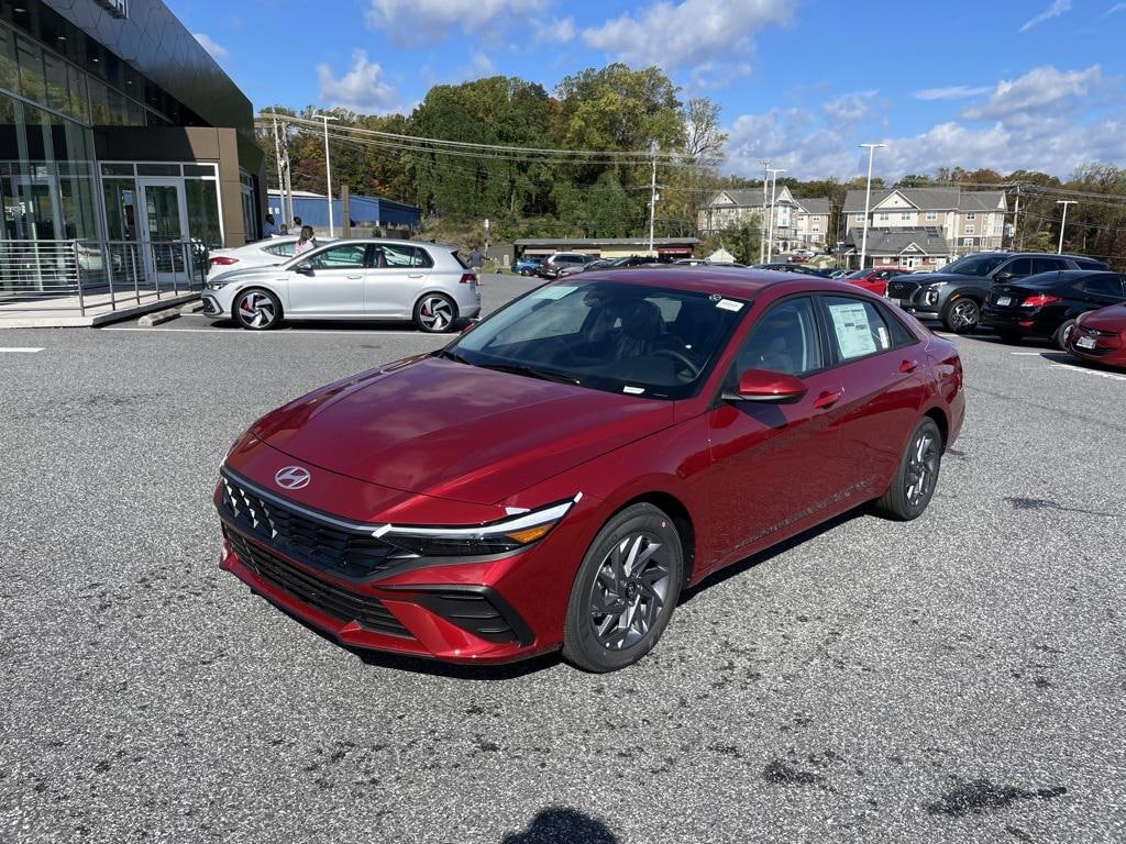 New 2025 Hyundai Elantra Hybrid Blue Sedan
