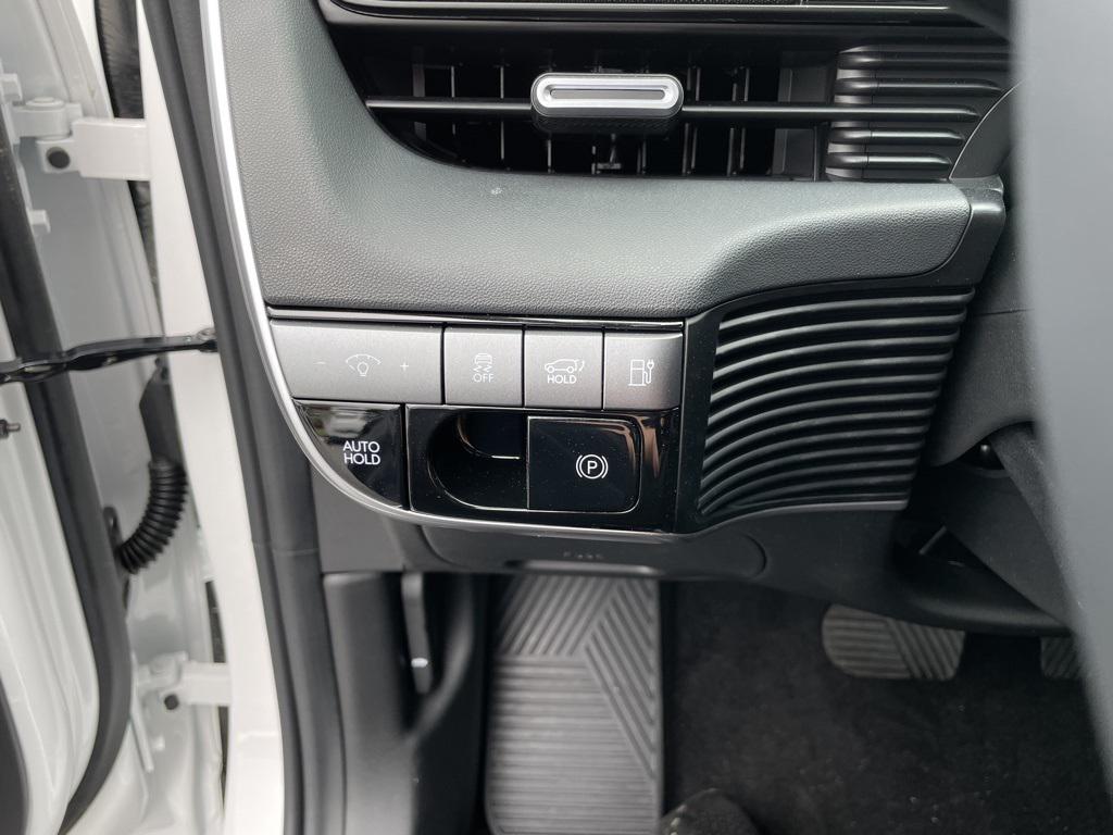 2025 Hyundai IONIQ 5 SEL - Photo 17