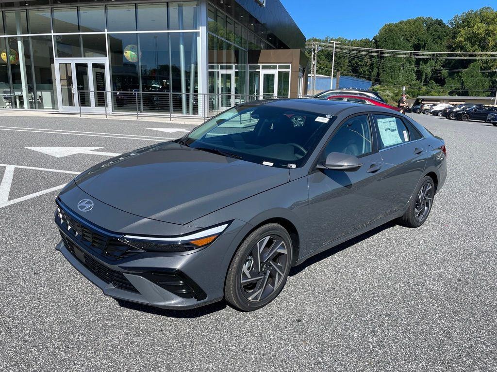 New 2026 Hyundai Elantra Limited Sedan