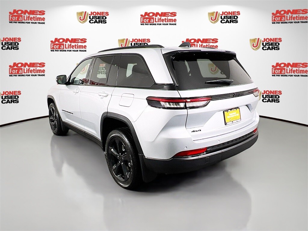 Certified 2025 Jeep Grand Cherokee Laredo SUV