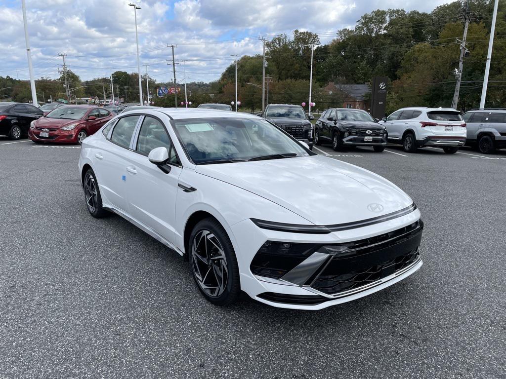 2026 Hyundai Sonata SEL Sport photo 2