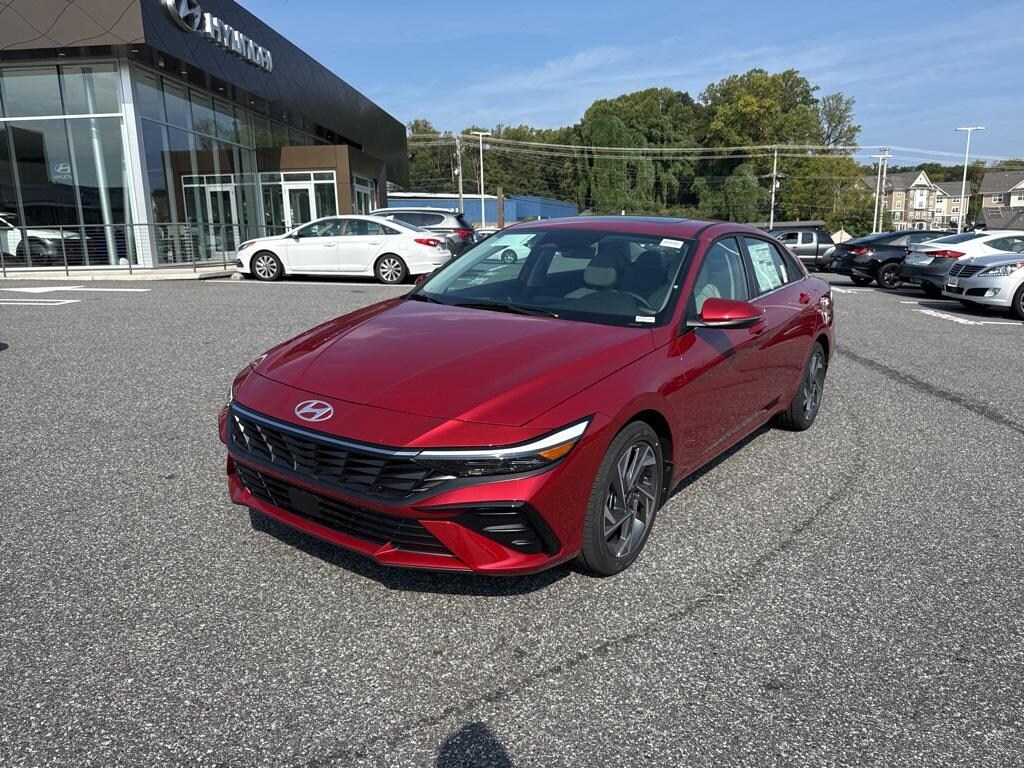 New 2025 Hyundai Elantra Hybrid Limited Sedan