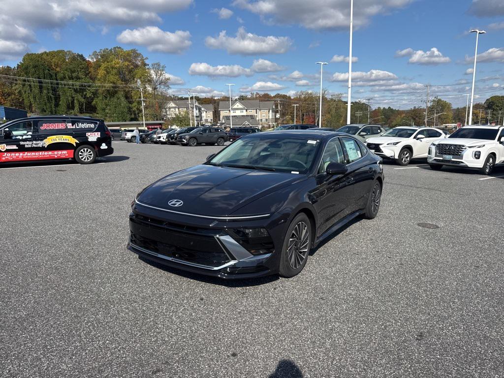 2026 Hyundai Sonata Hybrid Limited's photo