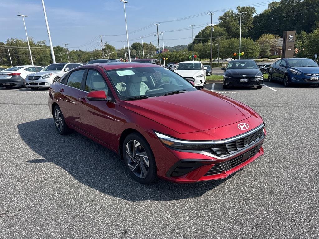New 2025 Hyundai Elantra Hybrid Limited Sedan