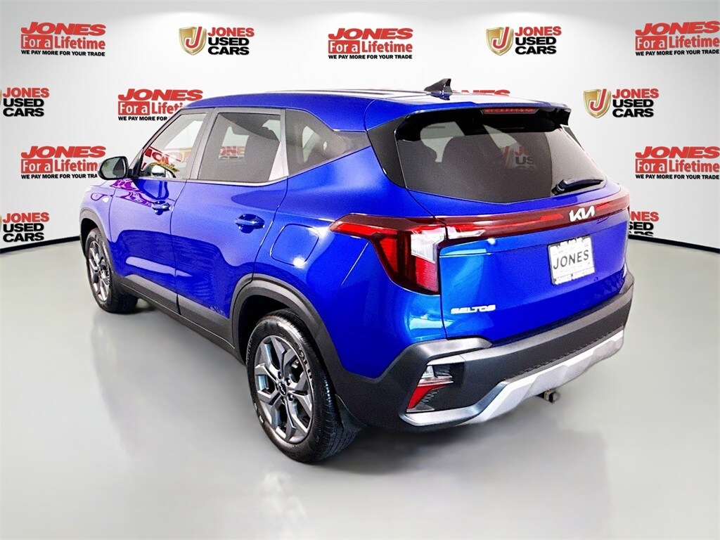 2024 Kia Seltos LX photo 2
