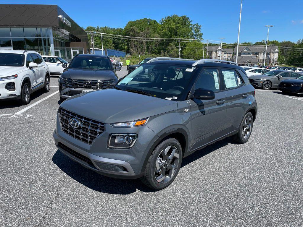 2026 Hyundai Venue SEL w/ 2-Tone Roof IVT's photo