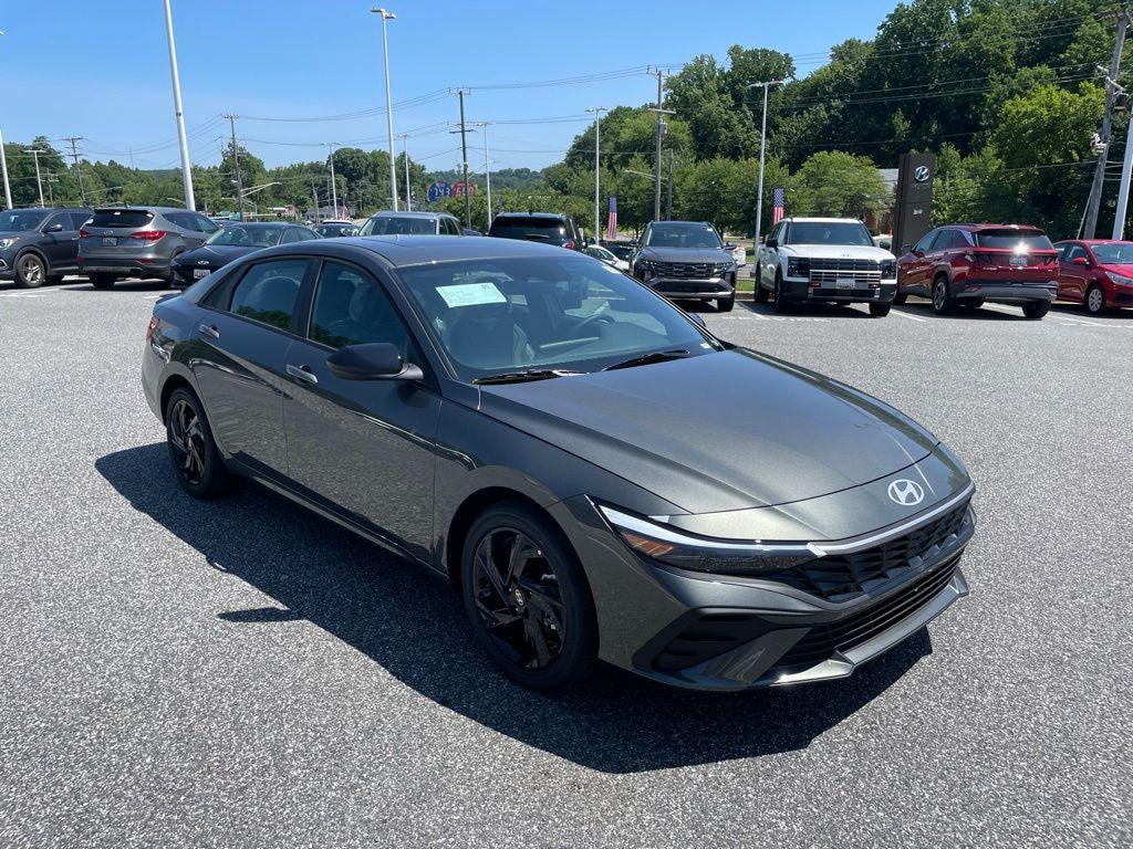 New 2026 Hyundai Elantra SEL Sport Sedan