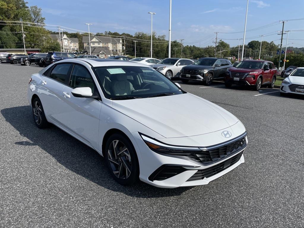 New 2025 Hyundai Elantra Hybrid Limited Sedan