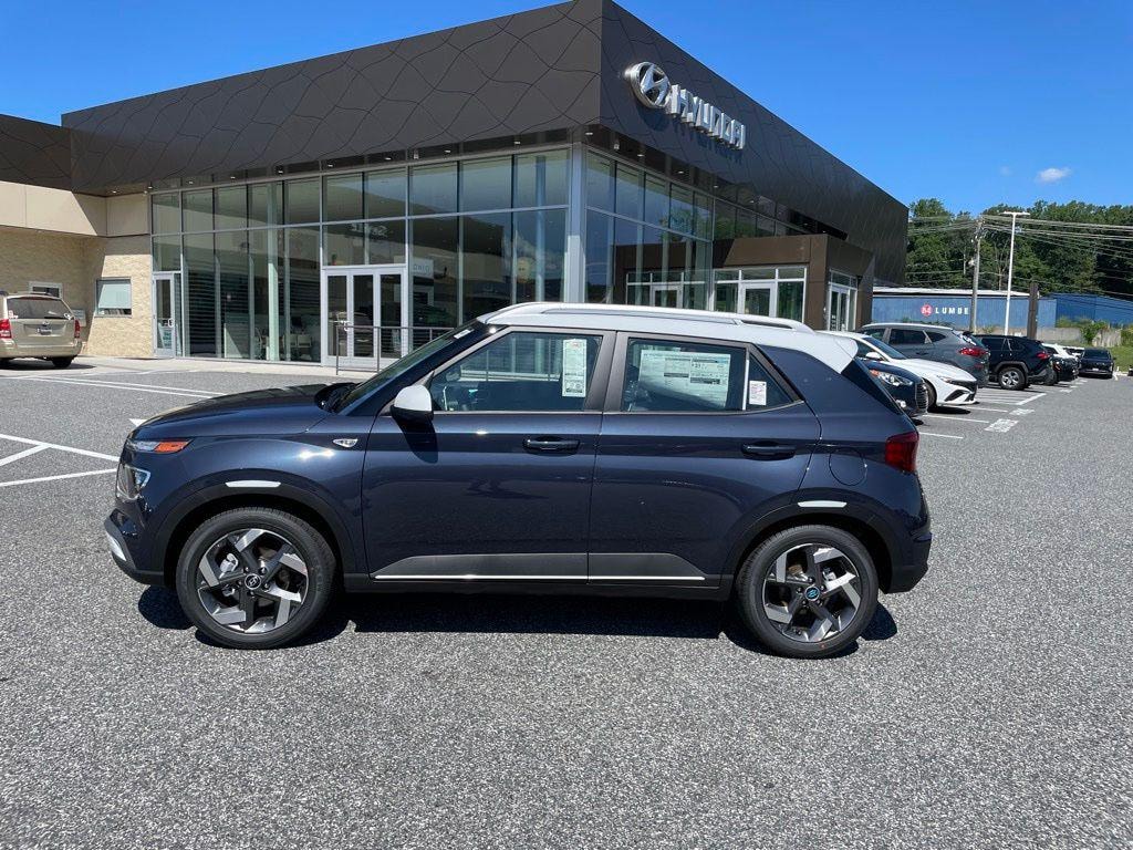 New 2026 Hyundai Venue SEL w/Two-Tone Roof SUV