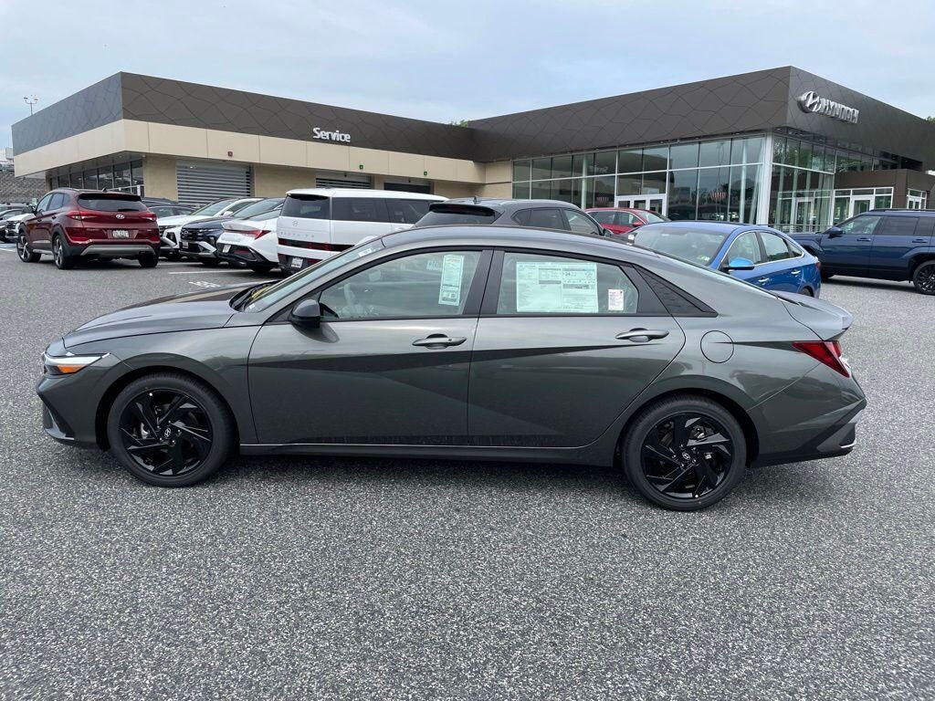 New 2026 Hyundai Elantra SEL Sport Sedan