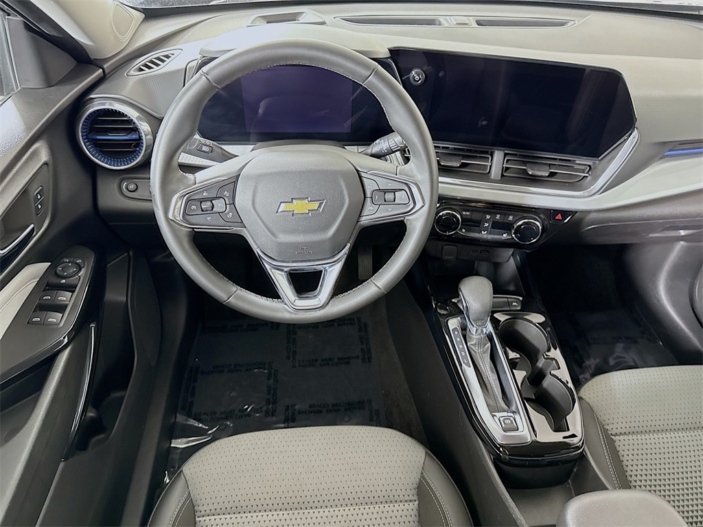 Used 2024 Chevrolet Trax LT SUV