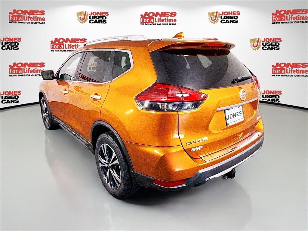 2017 Nissan Rogue photo 2