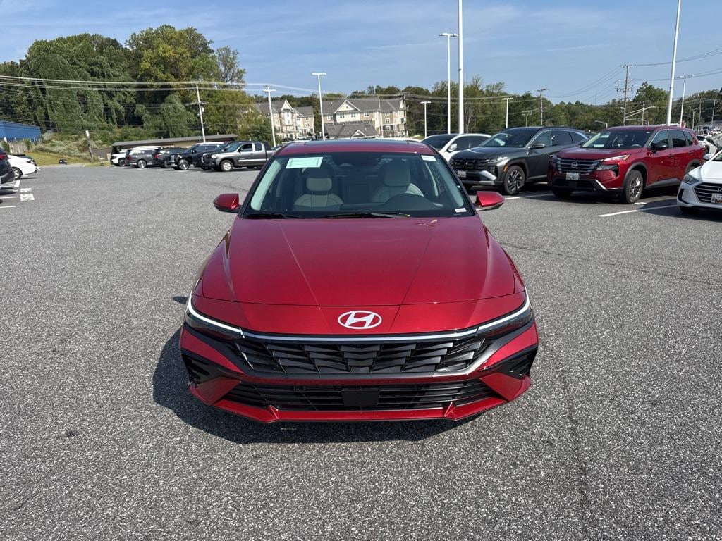 New 2025 Hyundai Elantra Hybrid Limited Sedan