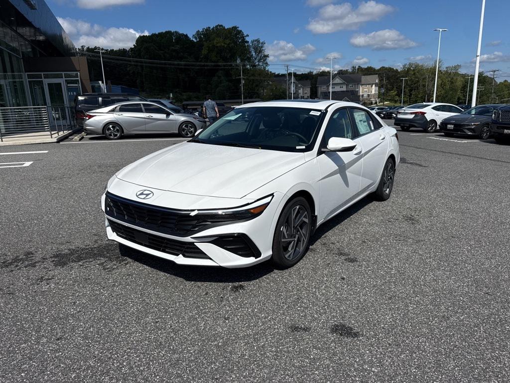 New 2025 Hyundai Elantra Hybrid Limited Sedan