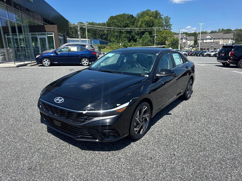 New 2026 Hyundai Elantra Hybrid Limited Sedan