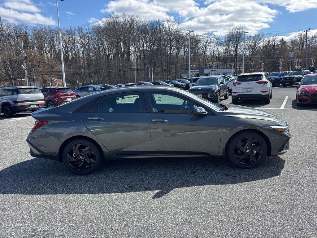 New 2026 Hyundai Elantra SEL Sport Sedan