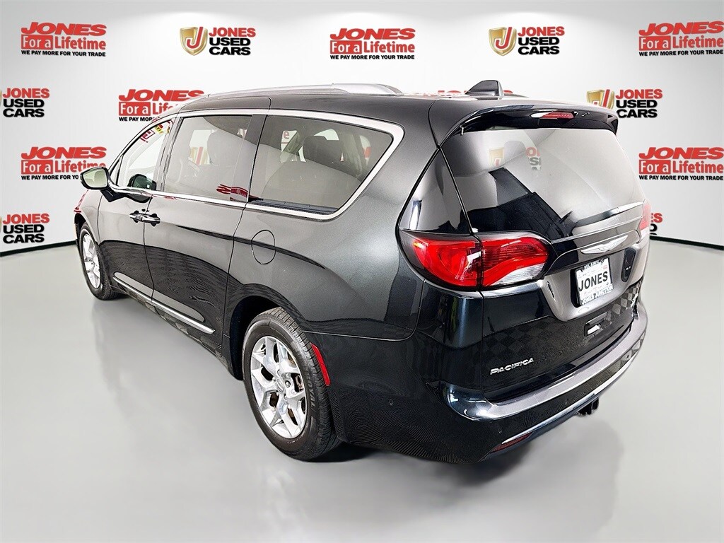 Used 2017 Chrysler Pacifica Limited Van