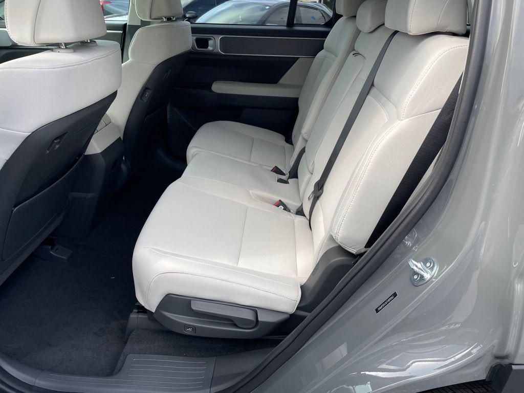 2026 Hyundai Santa Fe SE - Photo 10