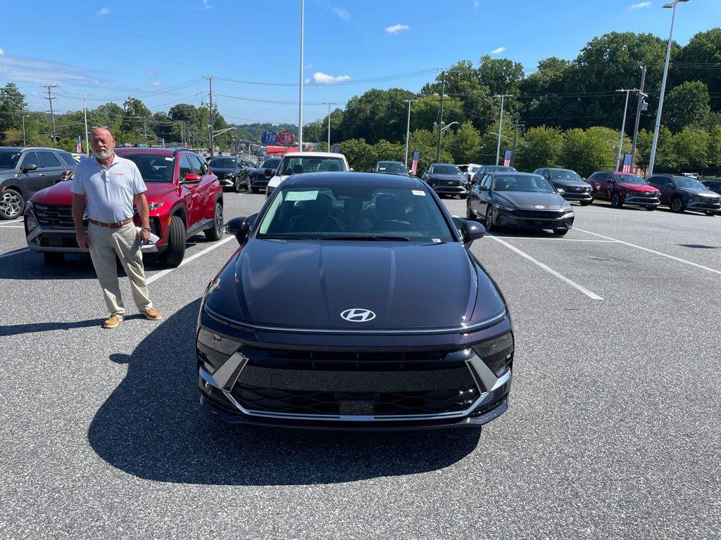 New 2026 Hyundai Sonata Hybrid SEL Sedan