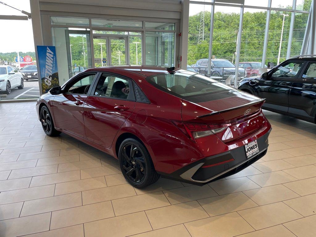 New 2026 Hyundai Elantra Hybrid SEL Sport Sedan
