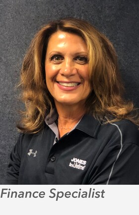 Staff member Ricci S. from be078edd8866