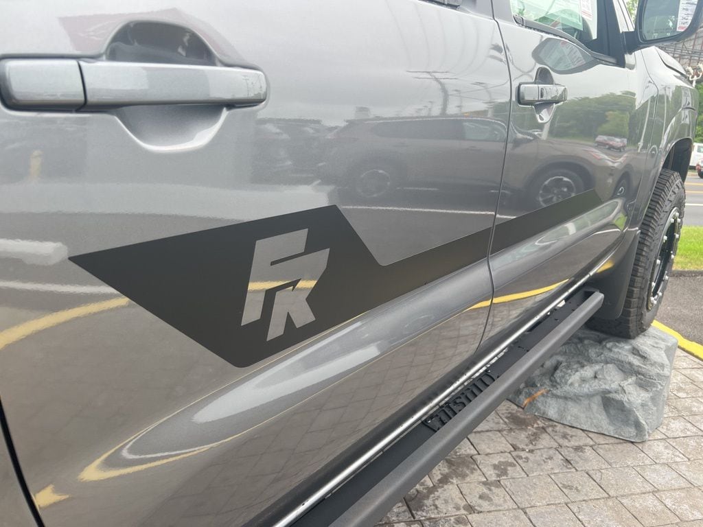 2025 Nissan Frontier SV - Photo 10