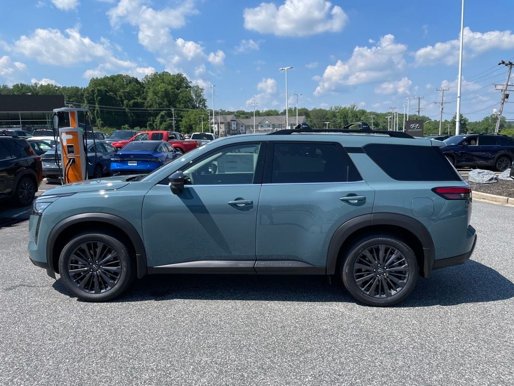 New 2026 Nissan Pathfinder SL SUV