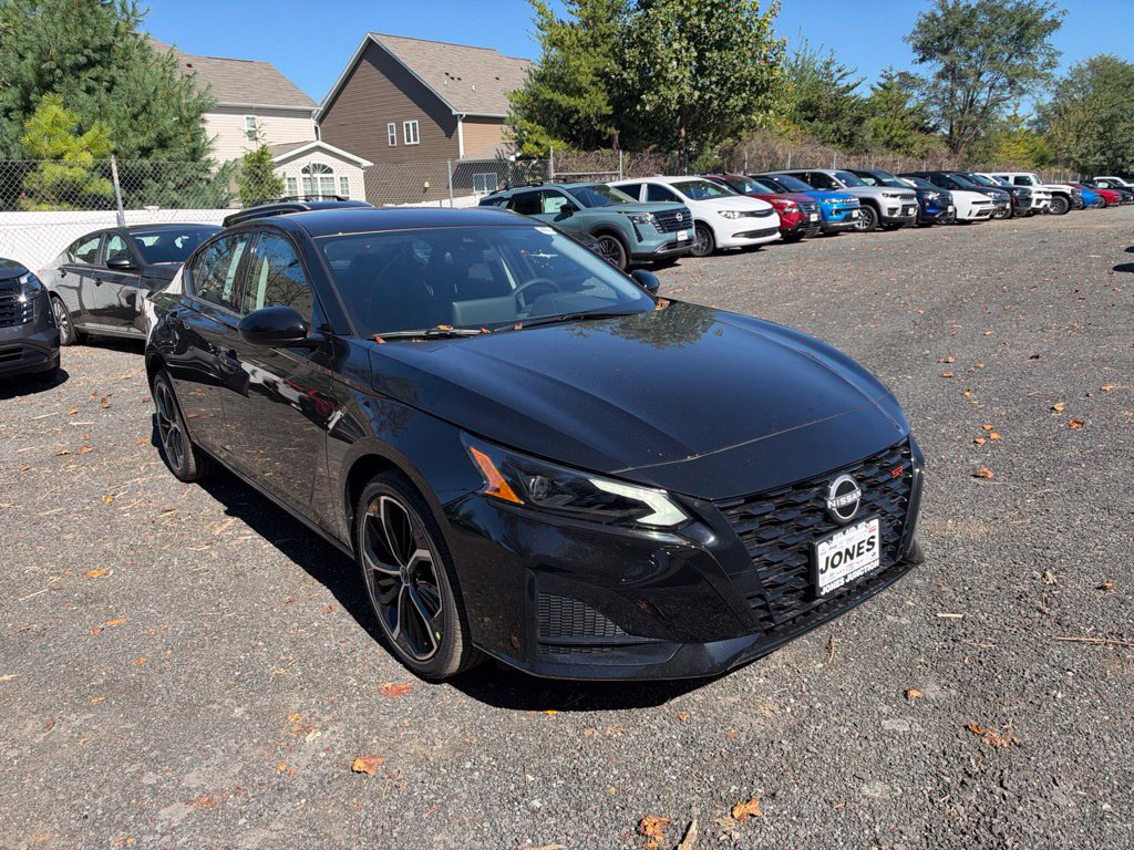 New 2026 Nissan Altima SR Sedan