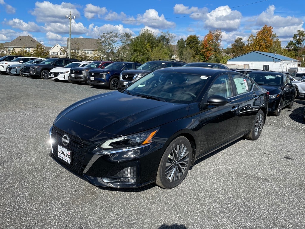 New 2025 Nissan Altima SV Sedan