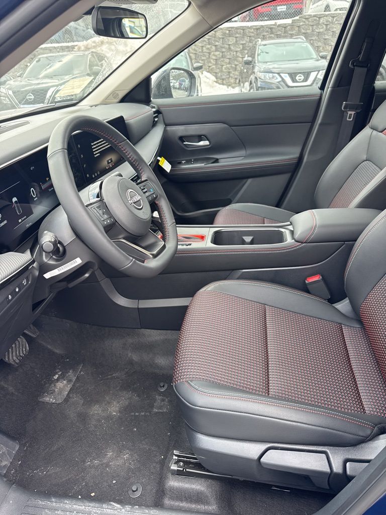 2026 Nissan KICKS SR - Photo 9