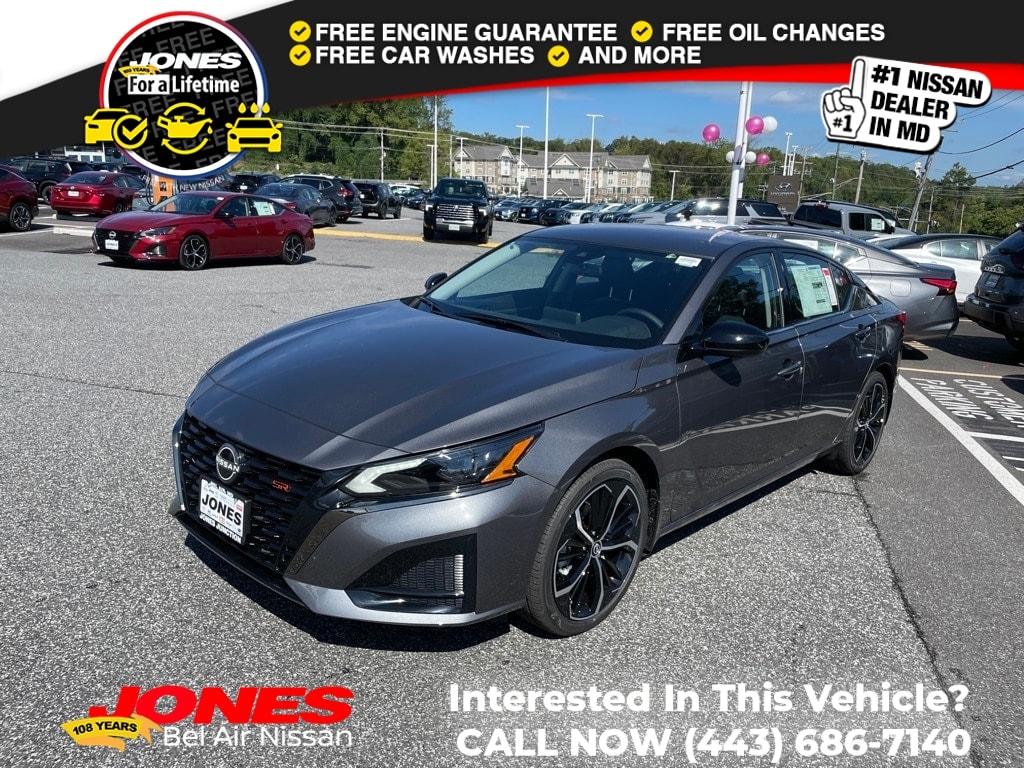 2025 Nissan Altima SR's photo