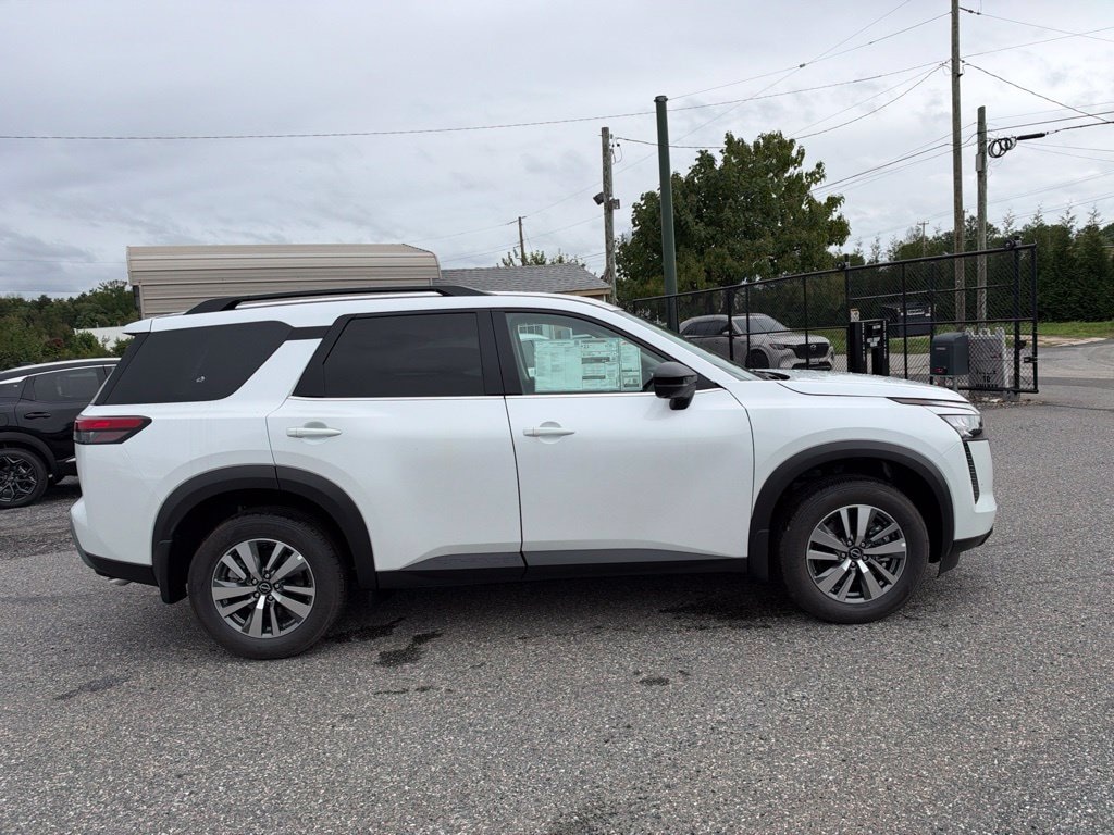 New 2026 Nissan Pathfinder SL SUV