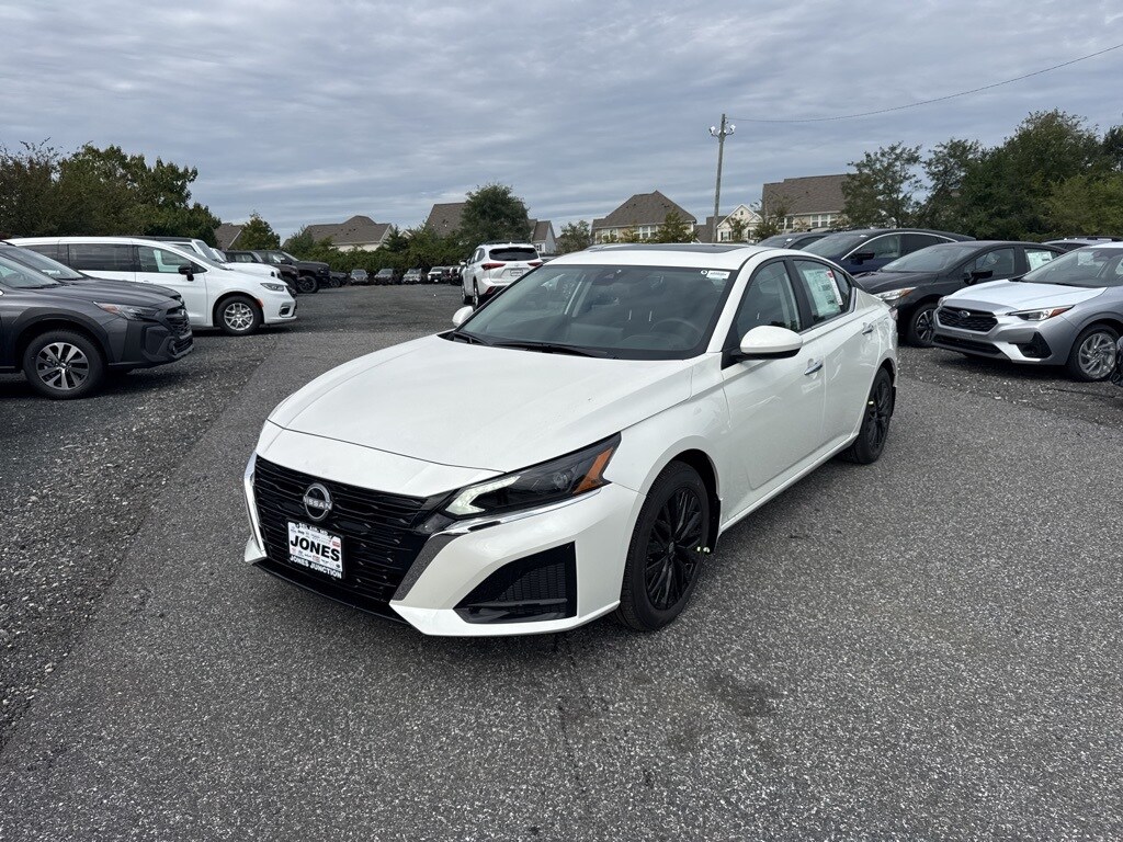 New 2025 Nissan Altima SV Sedan