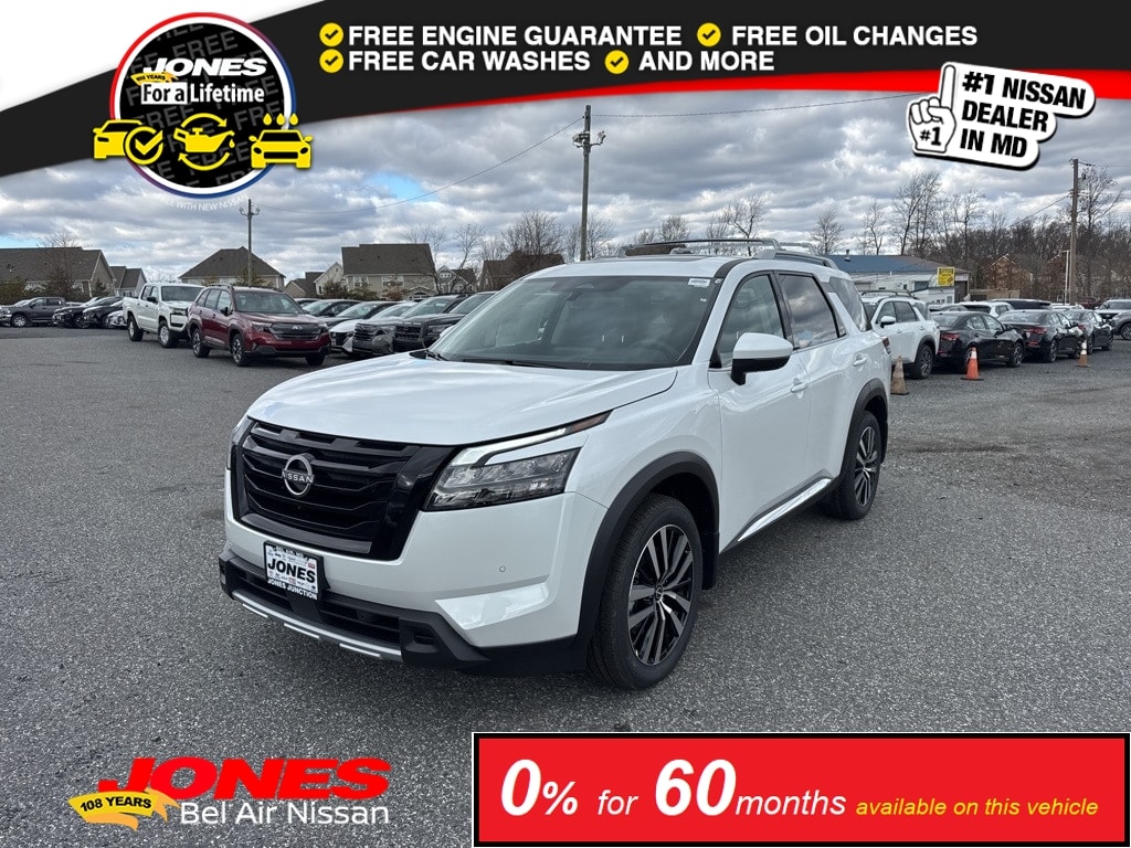 2025 Nissan Pathfinder Platinum's photo