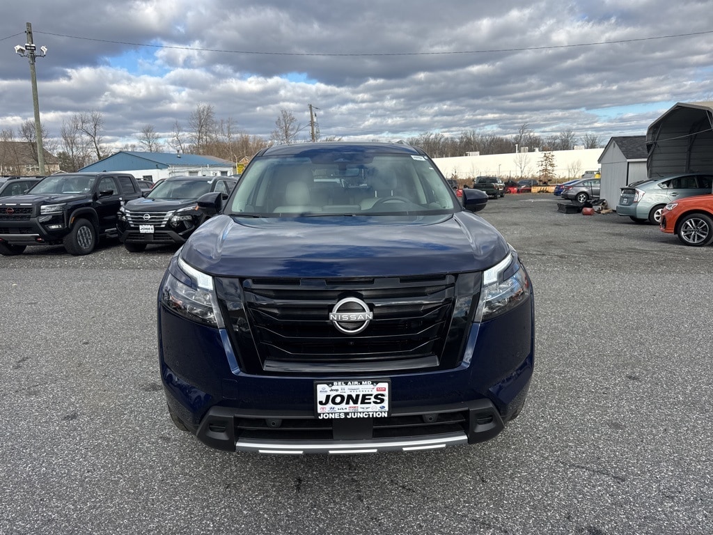 New 2025 Nissan Pathfinder SL SUV
