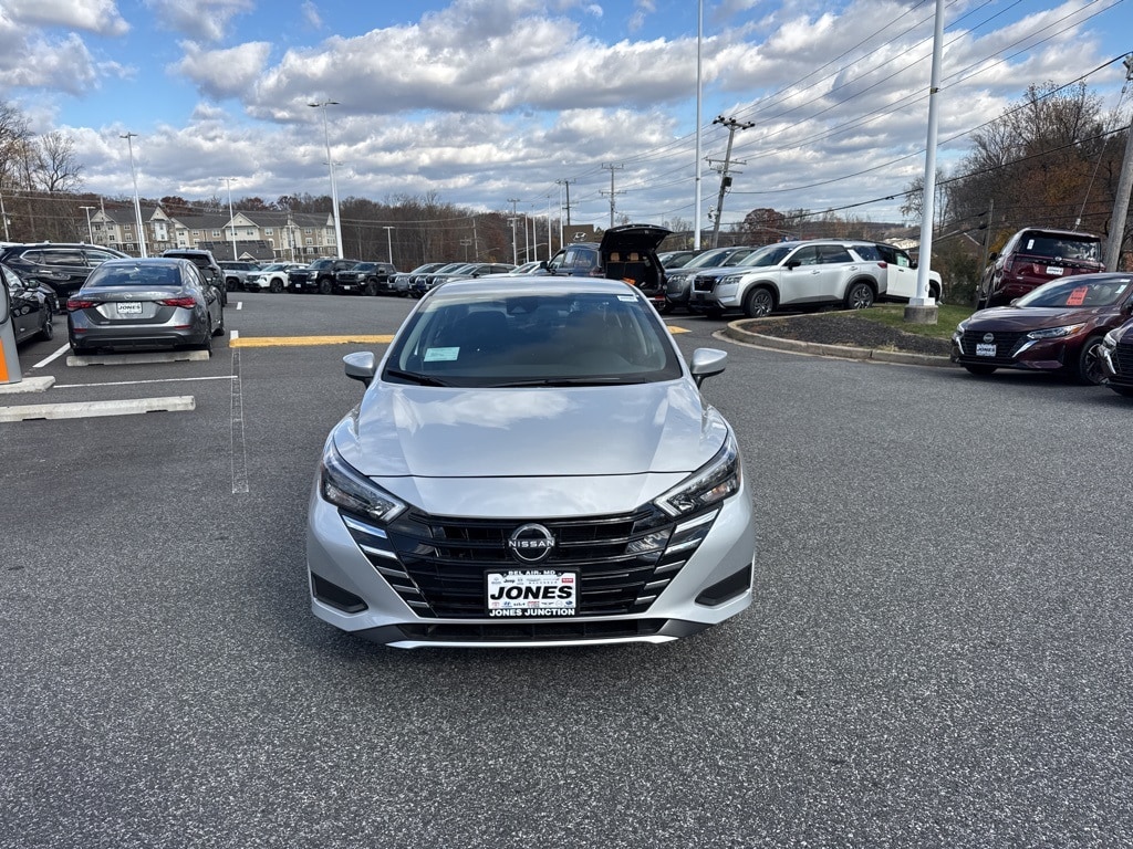 New 2025 Nissan Versa 1.6 SV Sedan