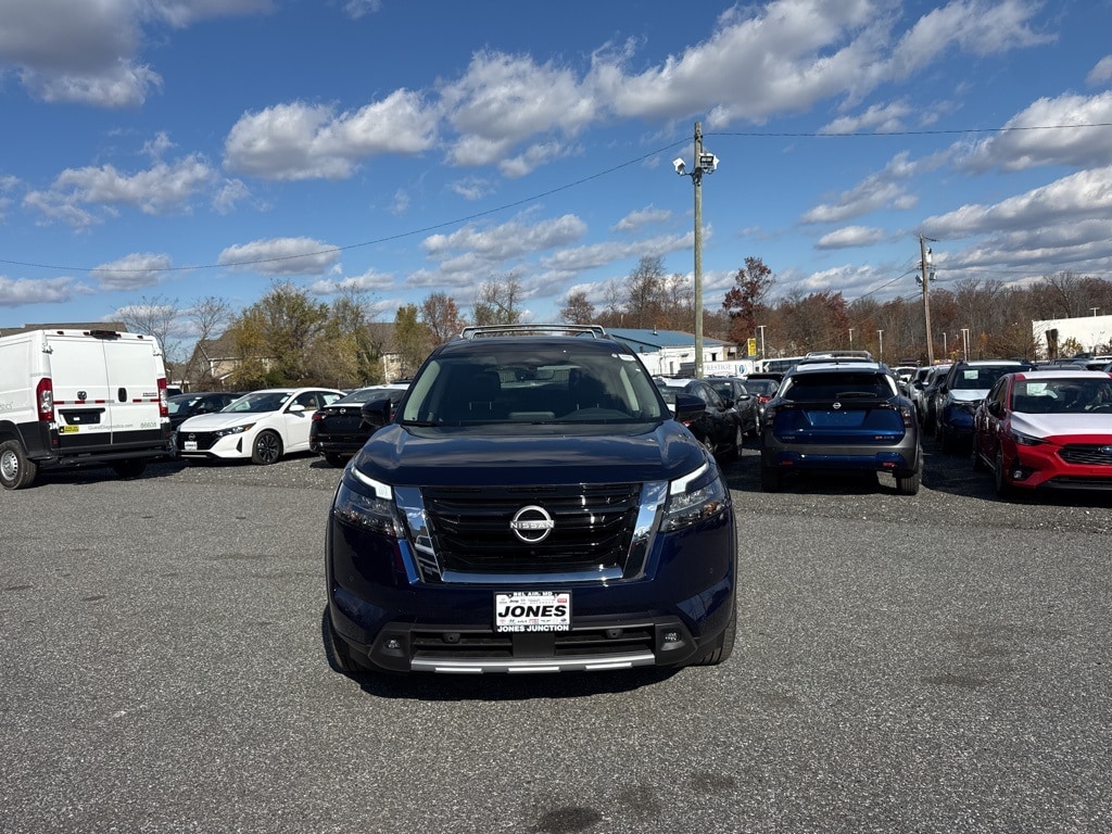New 2025 Nissan Pathfinder SL SUV