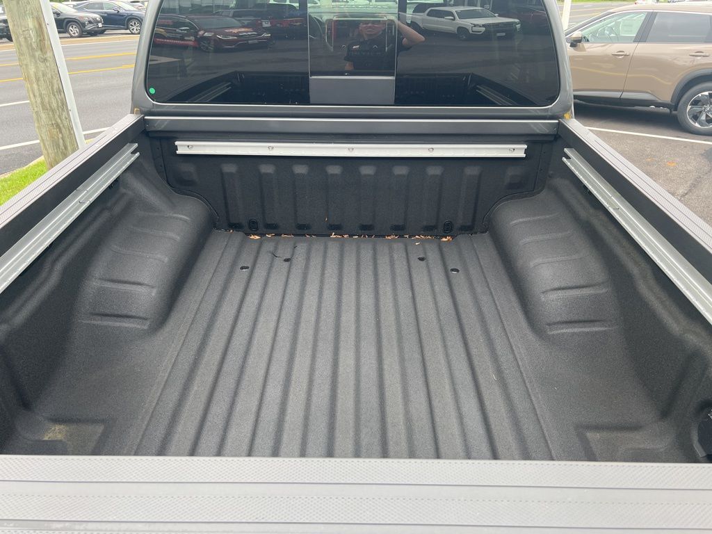 2025 Nissan Frontier SV - Photo 13