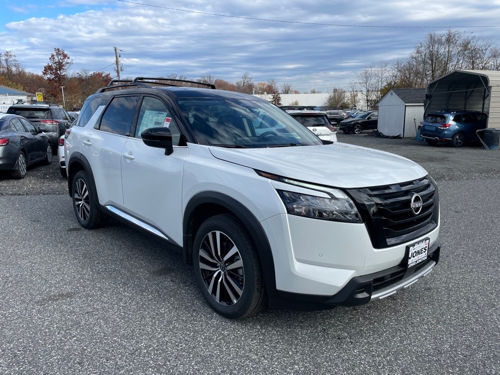 New 2025 Nissan Pathfinder Platinum SUV
